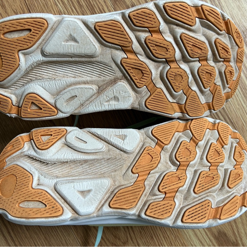 Women's  HOKA CLIFTON Athletic Shoes - size 10.5 - Picture 5 of 5